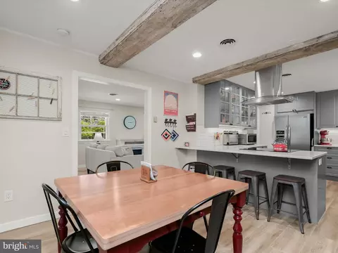 Dining - 17712 Longdraft Rd, Gaithersburg, MD 20878 photo 2 of 3
