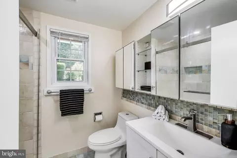 10112 Stoneybrook Dr, Silver Spring, MD 20910 photo 12