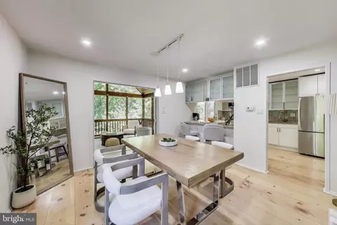 10112 Stoneybrook Dr, Silver Spring, MD 20910 photo 5