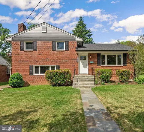 4906 Ertter Dr, Rockville, MD 20852