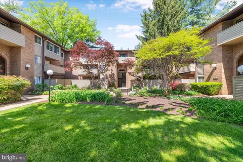19321 Club House Rd #301, Montgomery Village, MD 20886