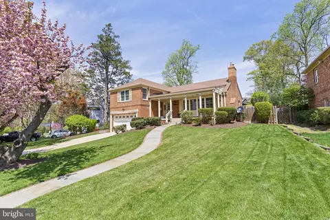 7211 Radnor Rd, Bethesda, MD 20817