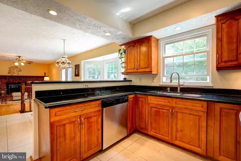 11628 Paramus Dr, North Potomac, MD 20878 photo 19