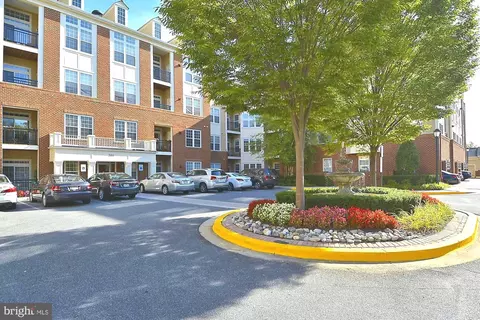 701 Fallsgrove Dr #314, Rockville, MD 20850