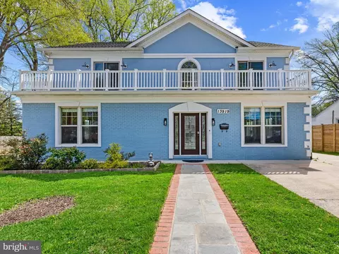 13919 Parkland Dr, Rockville, MD 20853