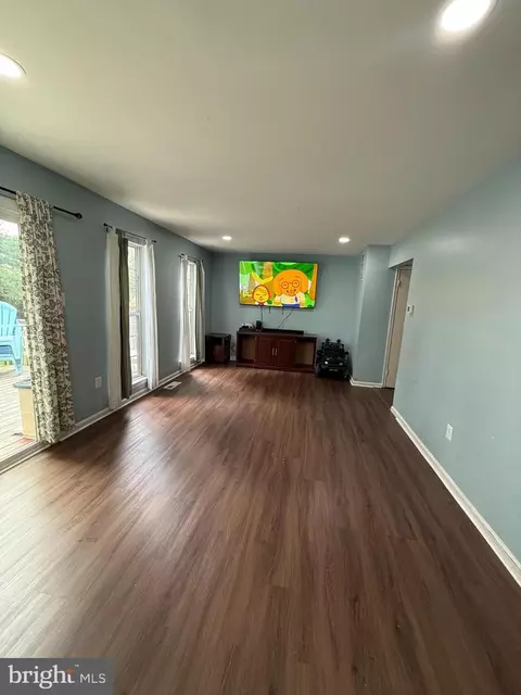 Living - 14915 Ladymeade Cir, Silver Spring, MD 20906 photo 1 of 2