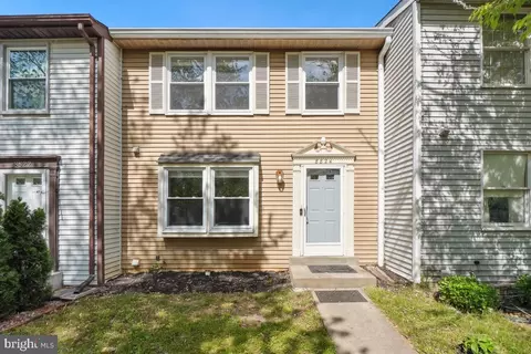 8824 Cross Country Pl, Gaithersburg, MD 20879
