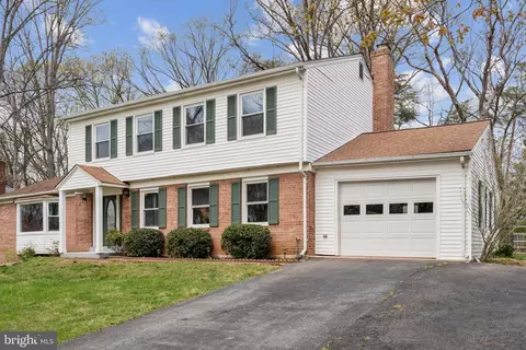 7717 Warbler Ln, Derwood, MD 20855