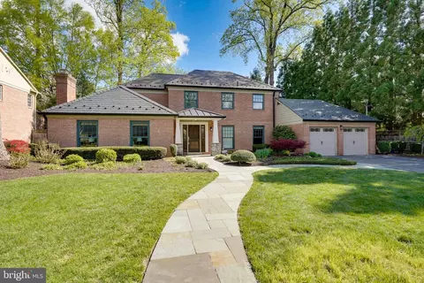 6109 Clearwood Rd, Bethesda, MD 20817
