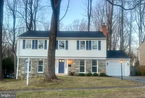 4 Hawthorn Ct, Rockville, MD 20850