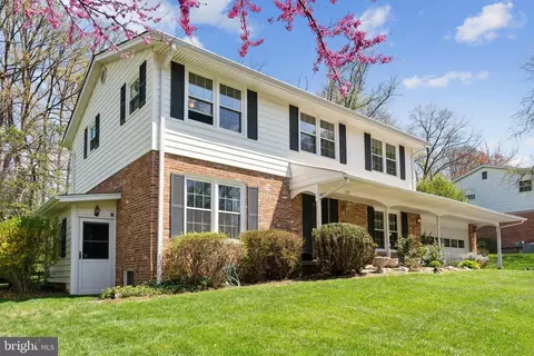 7205 Panorama Dr, Rockville, MD 20855