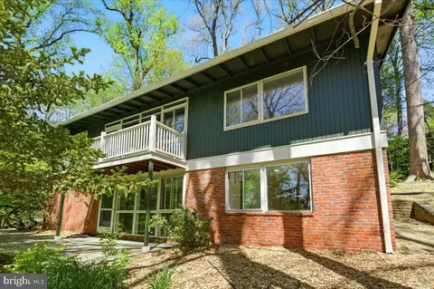 7211 Macarthur Blvd, Bethesda, MD 20816