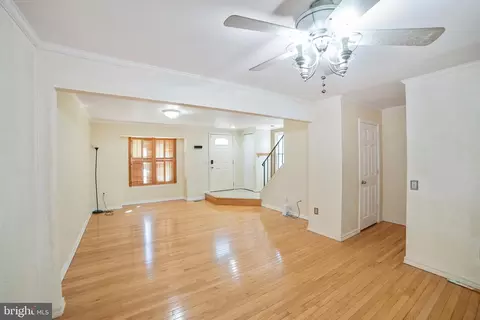 Living - 24 Long Green Ct, Silver Spring, MD 20906 photo 2 of 3