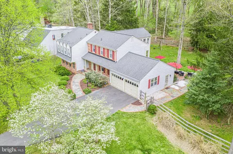 16701 George Washington Dr, Rockville, MD 20853