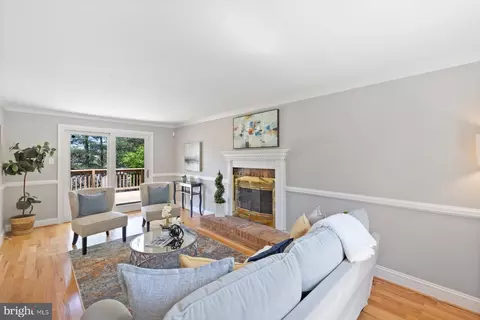 Living - 10009 Durango Dr, Damascus, MD 20872 photo 2 of 3