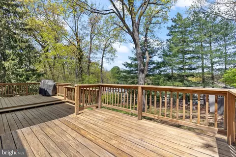 Exterior - 10009 Durango Dr, Damascus, MD 20872 photo 3 of 6