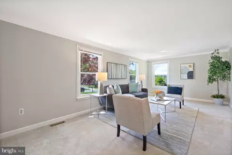 Living - 10009 Durango Dr, Damascus, MD 20872 photo 1 of 3