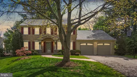 7204 Grinnell Dr, Derwood, MD 20855