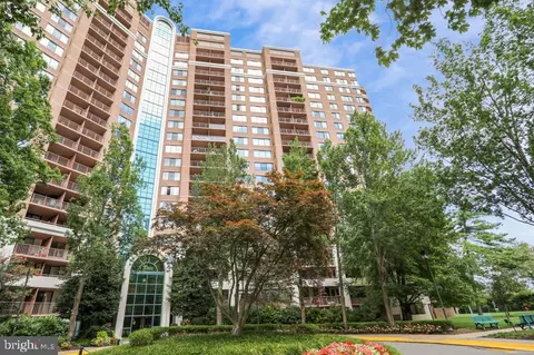 10101 Grosvenor Pl #917, Rockville, MD 20852