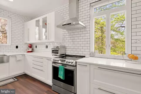 Kitchen - 1736 Overlook Dr, Silver Spring, MD 20903 photo 2 of 6