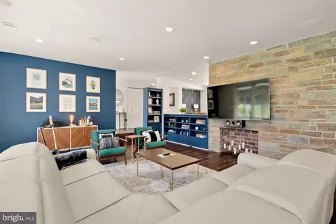 Living - 1736 Overlook Dr, Silver Spring, MD 20903 photo 2 of 3