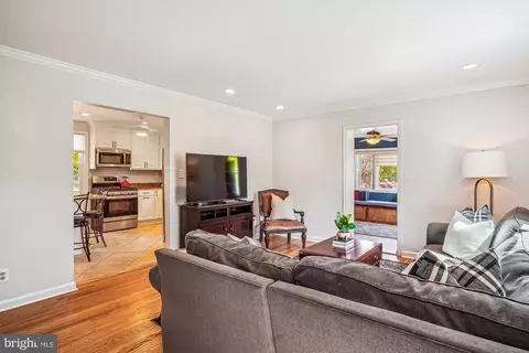 2901 Collins Ave, Silver Spring, MD 20902 photo 4