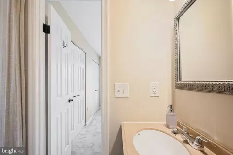 Entry Way - 1908 Brightleaf Ct, Silver Spring, MD 20902 photo 3 of 3