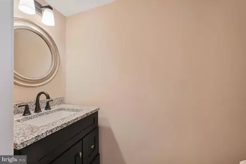 Entry Way - 1908 Brightleaf Ct, Silver Spring, MD 20902 photo 2 of 3