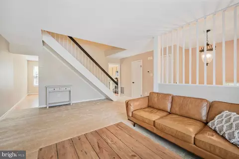 Living - 1908 Brightleaf Ct, Silver Spring, MD 20902 photo 2 of 4