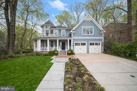 9019 Lindale Dr, Bethesda, MD 20817