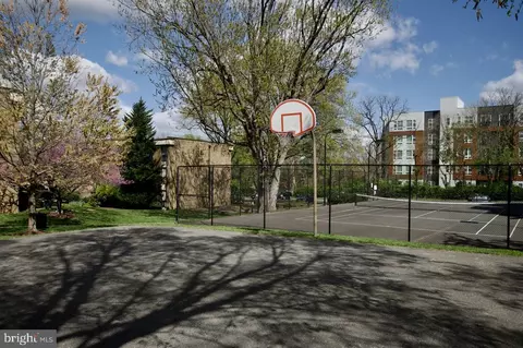 2105 Walsh View Ter #15-302, Silver Spring, MD 20902 photo 27