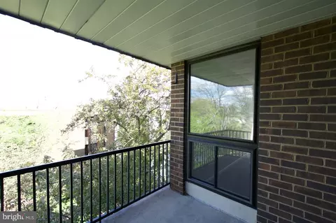 2105 Walsh View Ter #15-302, Silver Spring, MD 20902 photo 17