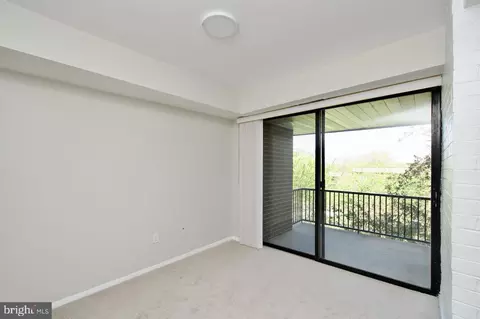 2105 Walsh View Ter #15-302, Silver Spring, MD 20902 photo 5