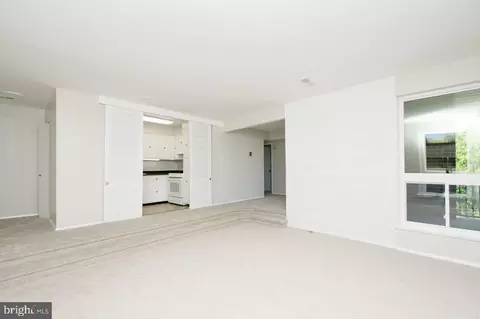 2105 Walsh View Ter #15-302, Silver Spring, MD 20902 photo 4