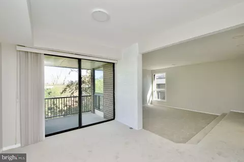 2105 Walsh View Ter #15-302, Silver Spring, MD 20902 photo 6