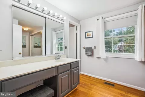 Entry Way - 3109 Birchtree Ln, Silver Spring, MD 20906 photo 7 of 8