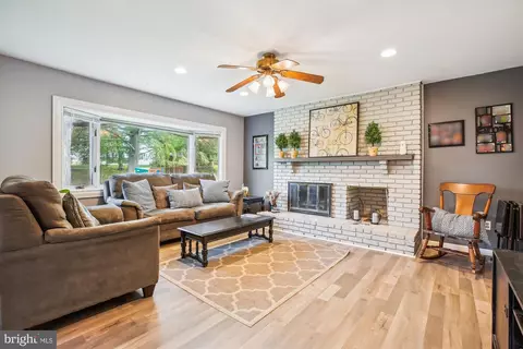 Living - 3109 Birchtree Ln, Silver Spring, MD 20906 photo 1 of 4