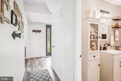Entry Way - 3109 Birchtree Ln, Silver Spring, MD 20906 photo 6 of 8
