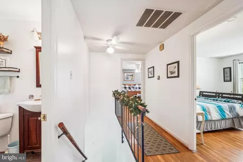 Entry Way - 3109 Birchtree Ln, Silver Spring, MD 20906 photo 8 of 8