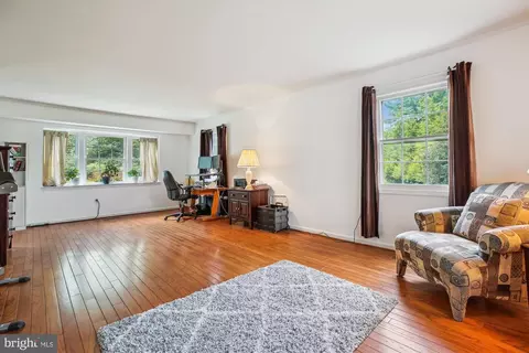 Living - 3109 Birchtree Ln, Silver Spring, MD 20906 photo 3 of 4