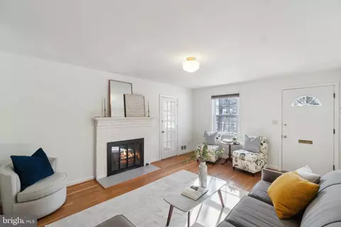 Living - 201 Franklin Ave, Silver Spring, MD 20901 photo 2 of 3
