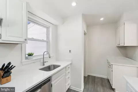 Entry Way - 201 Franklin Ave, Silver Spring, MD 20901 photo 2 of 2