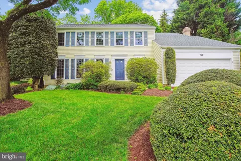7117 Copperwood Ct, Rockville, MD 20855