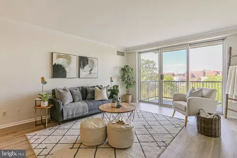4977 Battery Ln #1-813, Bethesda, MD 20814