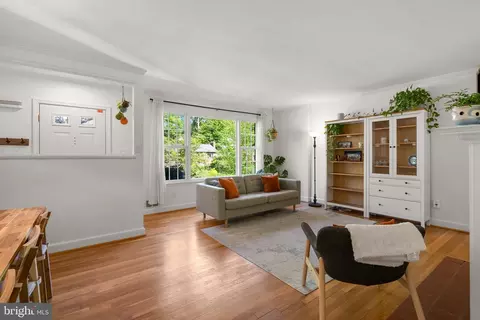 Living - 415 Hillmoor Dr, Silver Spring, MD 20901 photo 2 of 4