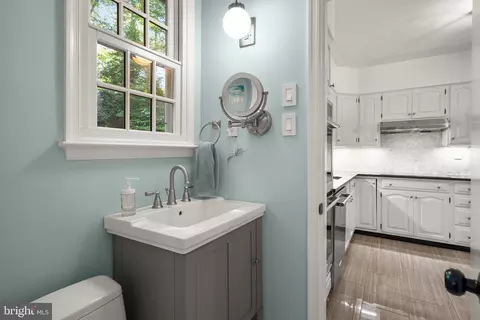 Bath - 415 Hillmoor Dr, Silver Spring, MD 20901 photo 1 of 2