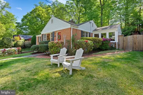 Exterior - 415 Hillmoor Dr, Silver Spring, MD 20901 photo 3 of 10