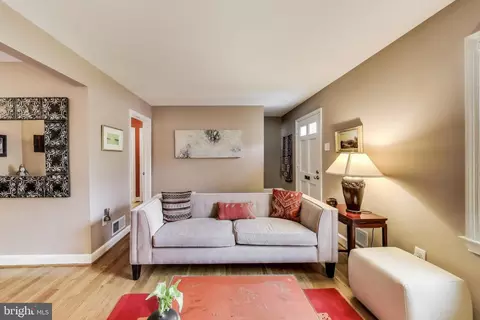 Living - 306 Marvin Rd, Silver Spring, MD 20901 photo 1 of 1