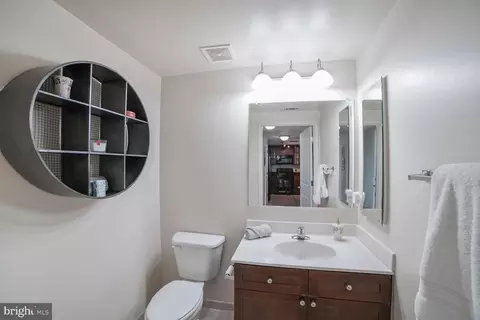 930 Wayne Ave #708, Silver Spring, MD 20910 photo 25