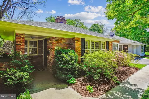 10313 Freeman Pl, Kensington, MD 20895